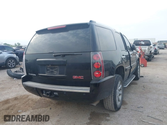2008 GMC Yukon Denali z VIN 1GKFK63858J135414, wystawiony jako IAAI lot #42065065 z przebiegiem 170 458 mil mil oraz . Historia ofert i sprzedaży dostępna na DreamBid. Obrazek 4.