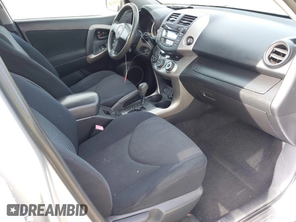 2006 Toyota RAV4 Sport with VIN JTMZK32V666001770, listed as a IAAI auction lot 41763306 with 195,448 mi miles. Bid and sale history available at carsss.com. Image 5.