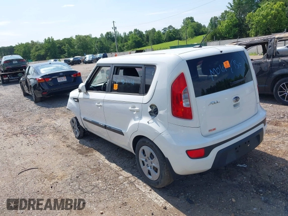 2013 Kia Soul with VIN KNDJT2A5XD7773332, listed as a IAAI auction lot 39593375 with 92,688 mi miles. Bid and sale history available at carsss.com. Image 3.