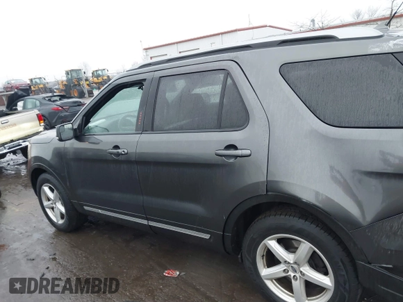2018 Ford Explorer XLT with VIN 1FM5K7DH9JGC25899, listed as a IAAI auction lot 41661895 with 59,397 mi miles and . Bid and sale history available at DreamBid. Image 14.