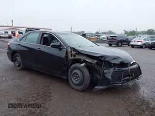 2017 Toyota Camry XLE z VIN 4T1BF1FK9HU334355, wystawiony jako IAAI lot #42476436 z przebiegiem 237 193 mil mil oraz . Historia ofert i sprzedaży dostępna na DreamBid. Obrazek 1.
