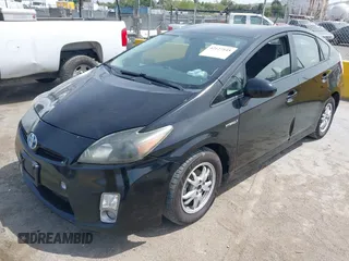 2010 Toyota Prius II with VIN JTDKN3DU1A0208043, listed as a IAAI auction lot 42127145 with 267,194 mi miles. Bid and sale history available at carsss.com. Image 2.