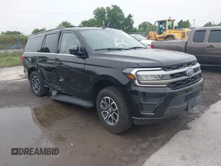 2024 Ford Expedition Max XLT z VIN 1FMJK1J86REA09662, wystawiony jako IAAI lot #42434684 z przebiegiem 42 118 mil mil oraz . Historia ofert i sprzedaży dostępna na DreamBid. Obrazek 1.