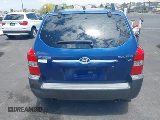 2005 Hyundai Tucson GLS with VIN KM8JN12D45U132721, listed as a IAAI auction lot 42213518 with 153,491 mi miles. Bid and sale history available at carsss.com. Image 15.