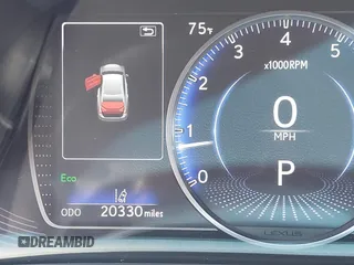 2022 Lexus ES 350 z VIN 58ADZ1B1XNU121500, wystawiony jako IAAI lot #42238205 z przebiegiem 20 330 mil mil oraz . Historia ofert i sprzedaży dostępna na DreamBid. Obrazek 15.