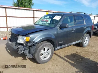 2008 Ford Escape XLT z VIN 1FMCU031X8KB49081, wystawiony jako IAAI lot #42584584 z przebiegiem 163 008 mil mil oraz . Historia ofert i sprzedaży dostępna na DreamBid. Obrazek 2.