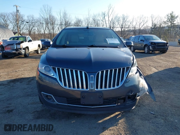 2013 Lincoln MKX with VIN 2LMDJ8JK1DBL28495, listed as a IAAI auction lot 41900565 with 132,511 mi miles. Bid and sale history available at carsss.com. Image 12.