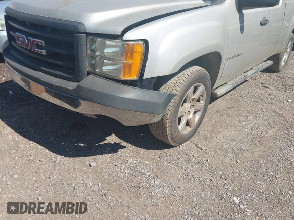 2007 GMC Sierra 1500 SL z VIN 1GTEC19C57Z613978, wystawiony jako IAAI lot #42330992 z przebiegiem 270 600 mil mil oraz . Historia ofert i sprzedaży dostępna na DreamBid. Obrazek 6.