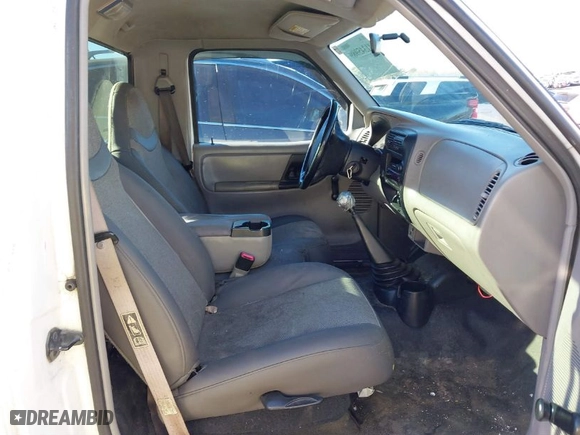 2000 Ford Ranger XL with VIN 1FTYR10C0YTB11635, listed as a IAAI auction lot 41345989 with 301,111 mi miles. Bid and sale history available at carsss.com. Image 5.