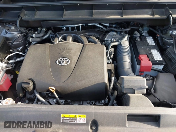 2022 Toyota Highlander XLE with VIN 5TDHZRBH6NS561484, listed as a IAAI auction lot 41938305 with 32,450 mi miles and . Bid and sale history available at DreamBid. Image 10.