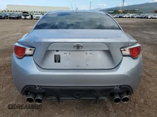 2017 Toyota 86 z VIN JF1ZNAA10H9700877, wystawiony jako Copart lot #51345715 z przebiegiem 76 409 mil mil oraz Szkoda całkowita • Salvage title. Historia ofert i sprzedaży dostępna na DreamBid. Obrazek 6.