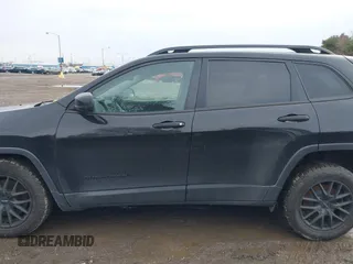2017 Jeep Cherokee Altitude with VIN 1C4PJLAS7HW610189, listed as a IAAI auction lot 41670339 with 116,556 mi miles and . Bid and sale history available at DreamBid. Image 14.
