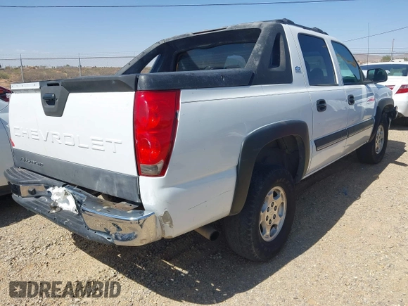 2004 Chevrolet Avalanche with VIN 3GNEC12T84G231196, listed as a IAAI auction lot 41933711 with 275,095 mi miles. Bid and sale history available at carsss.com. Image 4.