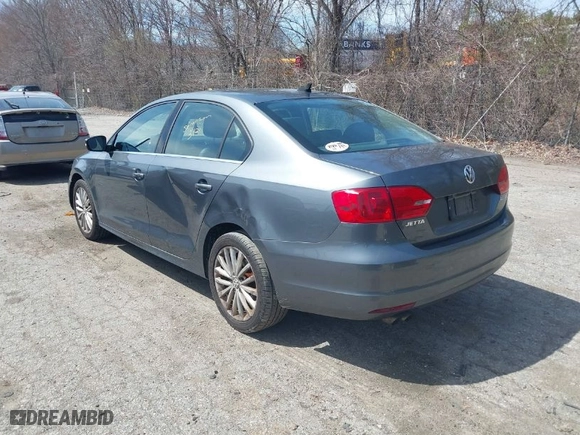 2011 Volkswagen Jetta Sedan SEL w/Sunroof PZEV with VIN 3VWLZ7AJ5BM392506, listed as a IAAI auction lot 39156853 with 110,406 mi miles. Bid and sale history available at carsss.com. Image 3.
