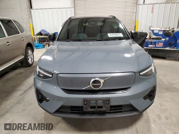 2023 Volvo XC40 Ultimate z VIN YV4ED3UMXP2077012, wystawiony jako Copart lot #41918315 z przebiegiem 20 117 mil mil oraz Szkoda całkowita • Salvage title. Historia ofert i sprzedaży dostępna na DreamBid. Obrazek 5.