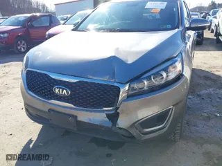 2016 Kia Sorento LX with VIN 5XYPG4A3XGG096959, listed as a IAAI auction lot 41497760 with 98,399 mi miles. Bid and sale history available at carsss.com. Image 6.