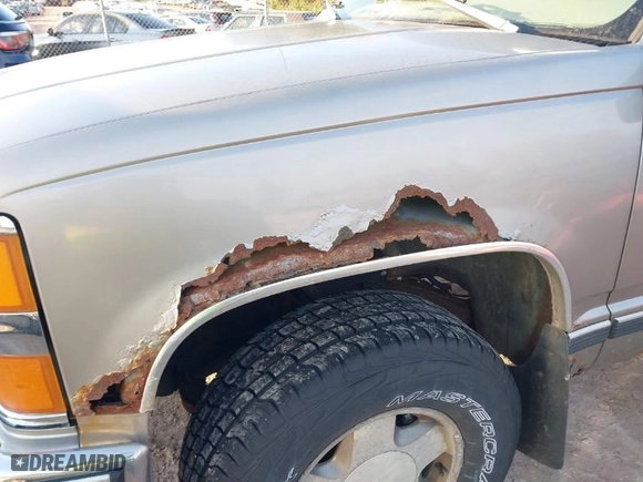 1998 Chevrolet C/K 1500 with VIN 2GCEK19R9W1276486, listed as a IAAI auction lot 41755760 with 181,656 mi miles. Bid and sale history available at carsss.com. Image 6.