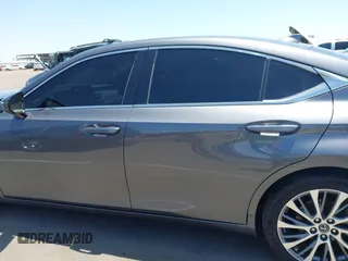 2020 Lexus ES 350 with VIN 58ADZ1B19LU056460, listed as a IAAI auction lot 42530160 with 26,116 mi miles and . Bid and sale history available at DreamBid. Image 15.