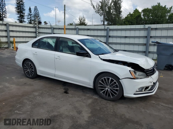 2017 Volkswagen Jetta Sport z VIN 3VWD17AJ6HM354058, wystawiony jako Copart lot #58650755 z przebiegiem 72 089 mil mil oraz Szkoda całkowita • Salvage title. Historia ofert i sprzedaży dostępna na DreamBid. Obrazek 4.
