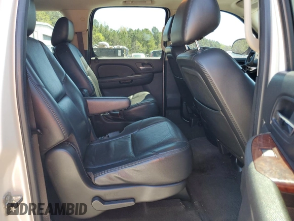 2011 GMC Yukon XL SLT z VIN 1GKS1KE06BR101797, wystawiony jako Copart lot #49614295 z przebiegiem 297 242 mil mil oraz Szkoda całkowita • Salvage title. Historia ofert i sprzedaży dostępna na DreamBid. Obrazek 11.