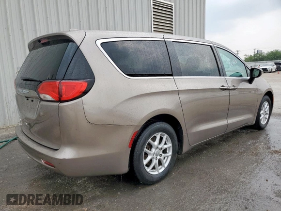 2017 Chrysler Pacifica Touring with VIN 2C4RC1DGXHR577647, listed as a Copart auction lot 57860695 with 138,936 mi miles and Clean title. Bid and sale history available at DreamBid. Image 3.