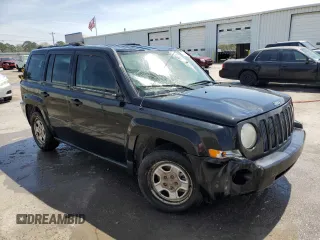 2008 Jeep Patriot Sport with VIN 1J8FT28WX8D574026, listed as a Copart auction lot 50238525 with 166,024 mi miles and Salvage Title. Bid and sale history available at carsss.com. Image 4.