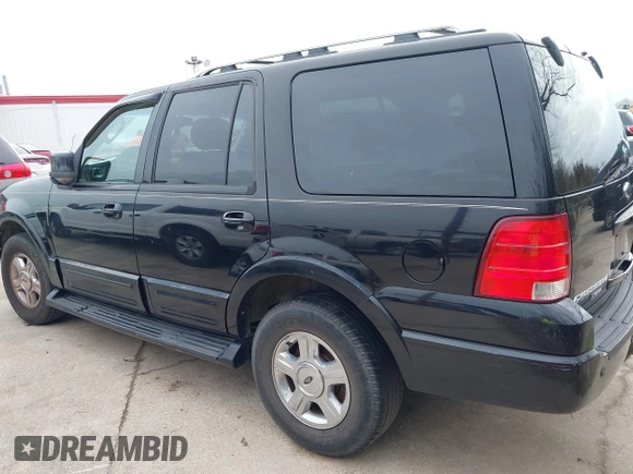 2005 Ford Expedition Limited with VIN 1FMFU19515LA60065, listed as a IAAI auction lot 41447029 with 232,953 mi miles. Bid and sale history available at carsss.com. Image 3.