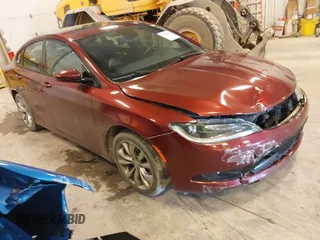 2015 Chrysler 200 S with VIN 1C3CCCBB7FN730122, listed as a IAAI auction lot 41954781 with 133,829 mi miles. Bid and sale history available at carsss.com. Image 1.