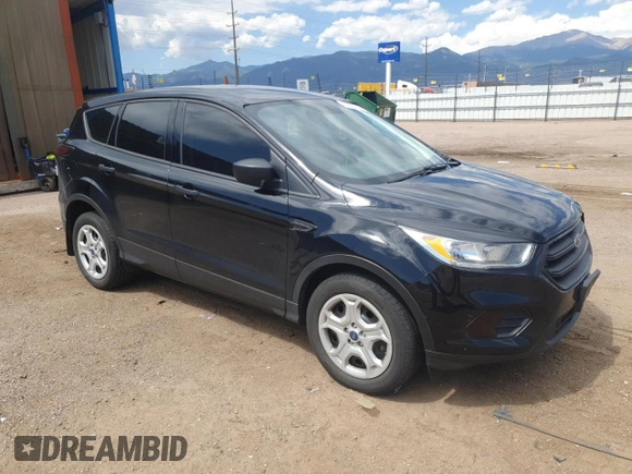 2017 Ford Escape S z VIN 1FMCU0F78HUE91357, wystawiony jako Copart lot #62545785 z przebiegiem 55 002 mil mil oraz Szkoda całkowita • Salvage title. Historia ofert i sprzedaży dostępna na DreamBid. Obrazek 4.