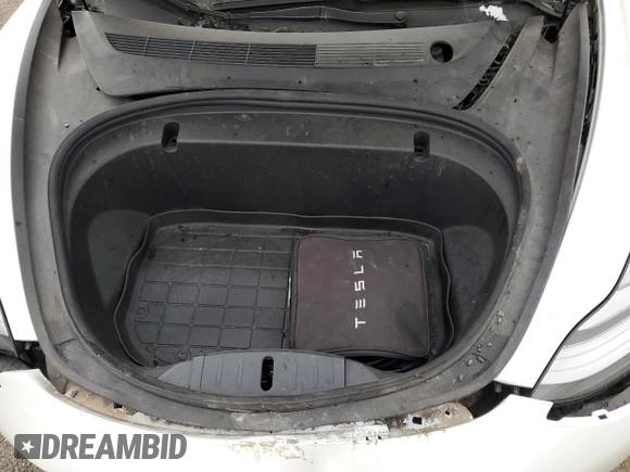 2020 Tesla Model 3 Standard Range Plus z VIN 5YJ3E1EAXLF733894, wystawiony jako Copart lot #49152645 z przebiegiem Nie podano mil oraz Czysty tytuł • Clean title. Historia ofert i sprzedaży dostępna na DreamBid. Obrazek 11.
