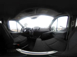 2016 Ford Transit Passenger XL z VIN 1FBZX2CM5GKA82811, wystawiony jako IAAI lot #41733437 z przebiegiem 31 959 mil mil oraz . Historia ofert i sprzedaży dostępna na DreamBid. Obrazek 23.