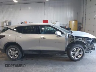 2019 Chevrolet Blazer z VIN 3GNKBBRA0KS683038, wystawiony jako IAAI lot #41618737 z przebiegiem 104 982 mil mil oraz . Historia ofert i sprzedaży dostępna na DreamBid. Obrazek 14.