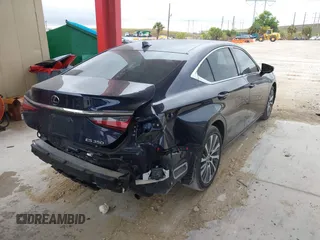 2021 Lexus ES with VIN 58ADZ1B1XMU100242, listed as a IAAI auction lot 41971747 with 27,965 mi miles. Bid and sale history available at carsss.com. Image 4.
