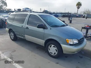 2000 Toyota Sienna LE z VIN 4T3ZF13C6YU261710, wystawiony jako IAAI lot #42075290 z przebiegiem 134 385 mil mil oraz . Historia ofert i sprzedaży dostępna na DreamBid. Obrazek 1.