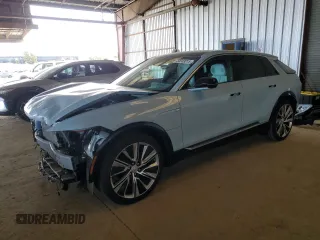 2024 Cadillac LYRIQ Luxury z VIN 1GYKPSRK0RZ105290, wystawiony jako Copart lot #50033015 z przebiegiem Nie podano mil oraz Szkody całkowita. Historia ofert i sprzedaży dostępna na DreamBid. Obrazek 1.