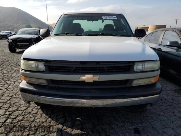 2000 Chevrolet Silverado 1500 with VIN 2GCEC19W3Y1354251, listed as a Copart auction lot 85157354 with 168,354 mi miles and Salvage Title. Bid and sale history available at DreamBid. Image 5.