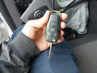 2022 Ford Transit Connect XL z VIN NM0LS7S71N1527716, wystawiony jako IAAI lot #41622930 z przebiegiem 65 838 mil mil oraz . Historia ofert i sprzedaży dostępna na DreamBid. Obrazek 11.