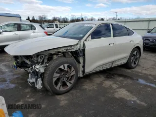 2022 Audi e-tron Sportback S line Premium z VIN WA11AAGE2NB013721, wystawiony jako Copart lot #81812643 z przebiegiem 40 749 mil mil oraz . Historia ofert i sprzedaży dostępna na DreamBid. Obrazek 1.