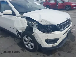 2019 Jeep Compass Altitude z VIN 3C4NJCBB6KT809494, wystawiony jako IAAI lot #42398252 z przebiegiem 62 813 mil mil oraz . Historia ofert i sprzedaży dostępna na DreamBid. Obrazek 6.