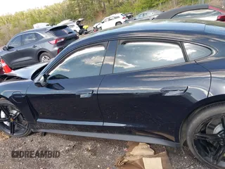 2024 Porsche Taycan z VIN WP0AA2Y19RSA13473, wystawiony jako IAAI lot #41991992 z przebiegiem 9 395 mil mil oraz . Historia ofert i sprzedaży dostępna na DreamBid. Obrazek 12.