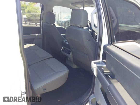 2024 Ford F-150 Lightning XLT с VIN 1FTVW3LK6RWG26665, выставлен на аукционе IAAI как лот 42337628 с пробегом 2 936 миль миль и . История ставок и продаж доступна на DreamBid. Изображение 8.