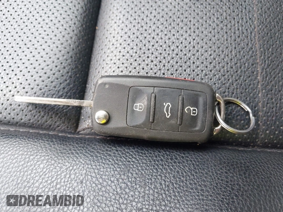 2012 Volkswagen Jetta SE z VIN 3VWDP7AJ8CM327046, wystawiony jako IAAI lot #42472998 z przebiegiem 171 719 mil mil oraz . Historia ofert i sprzedaży dostępna na DreamBid. Obrazek 11.