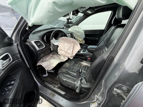 2018 Jeep Grand Cherokee Limited z VIN 1C4RJFBG4JC295329, wystawiony jako Copart lot #53051375 z przebiegiem Nie podano mil oraz Nie do naprawy • Non repairable. Historia ofert i sprzedaży dostępna na DreamBid. Obrazek 7.
