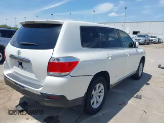 2013 Toyota Highlander with VIN 5TDZA3EH4DS041481, listed as a IAAI auction lot 42056940 with 113,427 mi miles and . Bid and sale history available at DreamBid. Image 4.