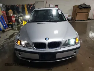 2003 BMW 3 Series 325xi with VIN WBAEU33453PM52318, listed as a Copart auction lot 52195535 with 104,018 mi miles and Salvage Title. Bid and sale history available at carsss.com. Image 5.