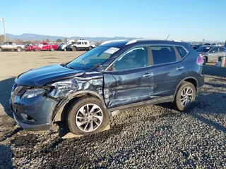2016 Nissan Rogue SV with VIN 5N1AT2MT1GC845262, listed as a IAAI auction lot 41449141 with 83,932 mi miles. Bid and sale history available at carsss.com. Image 2.