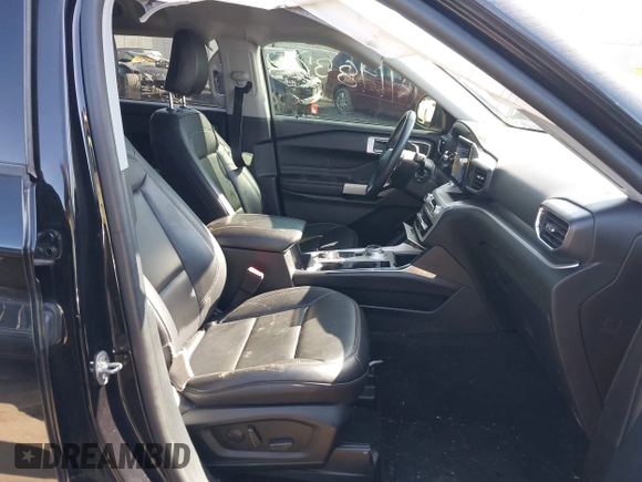 2022 Ford Explorer XLT z VIN 1FMSK8DH0NGA96191, wystawiony jako IAAI lot #41983762 z przebiegiem 47 637 mil mil oraz . Historia ofert i sprzedaży dostępna na DreamBid. Obrazek 5.