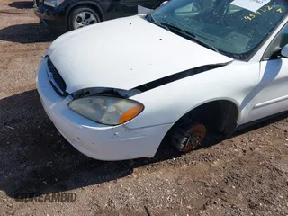 2002 Ford Taurus SES Standard with VIN 1FAFP55S82A121696, listed as a IAAI auction lot 41495902 with 275,166 mi miles. Bid and sale history available at carsss.com. Image 6.
