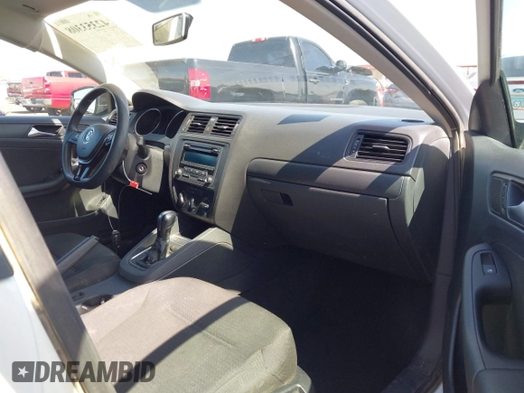2015 Volkswagen Jetta S с VIN 3VW2K7AJ1FM266410, выставлен на аукционе IAAI как лот 42353308 с пробегом 147 578 миль миль и . История ставок и продаж доступна на DreamBid. Изображение 5.