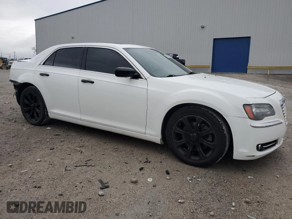 2013 Chrysler 300 S z VIN 2C3CCAGG1DH590552, wystawiony jako Copart lot #83837574 z przebiegiem 213 704 mil mil oraz Nie do naprawy • Non repairable. Historia ofert i sprzedaży dostępna na DreamBid. Obrazek 4.
